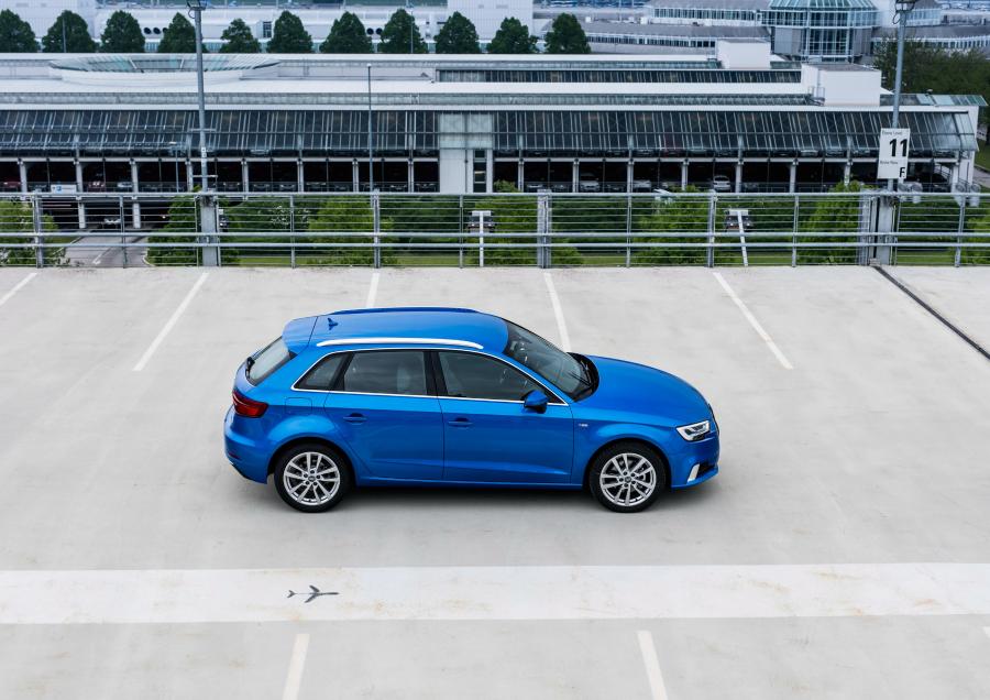  Audi A3 Sportback 2.0 TDI (8V) 2016 года  (WW) (фото 9 из 22)